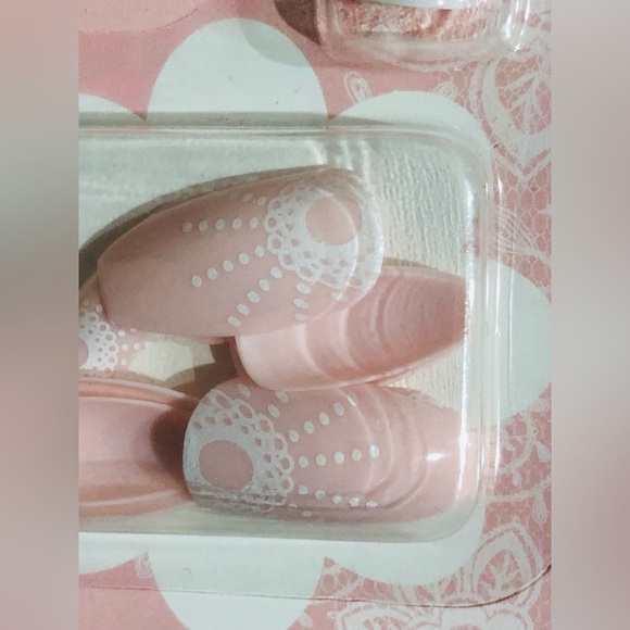 3 for $10 assorted pink lace artificial coffin shaped nail extensions FREE - Picture 9 of 13